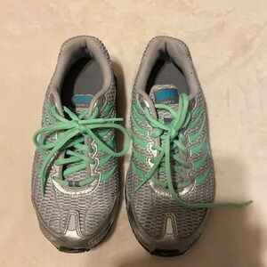 Nike women’s sneakers‎